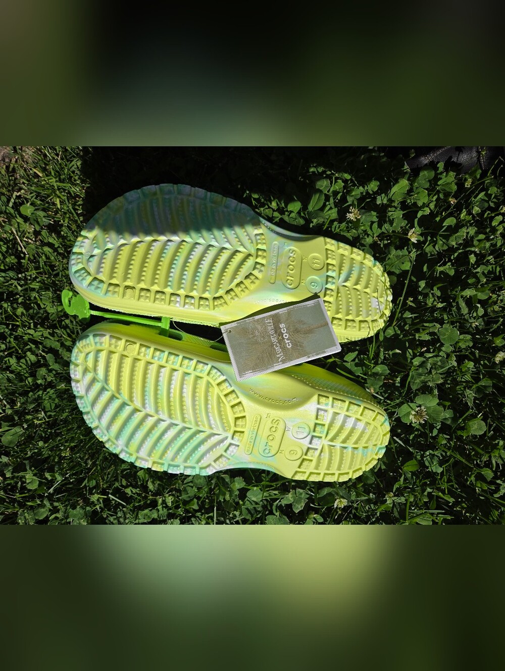 Margaritaville Crocs Womens 11 Or Mens 9 - Picture 2 of 6